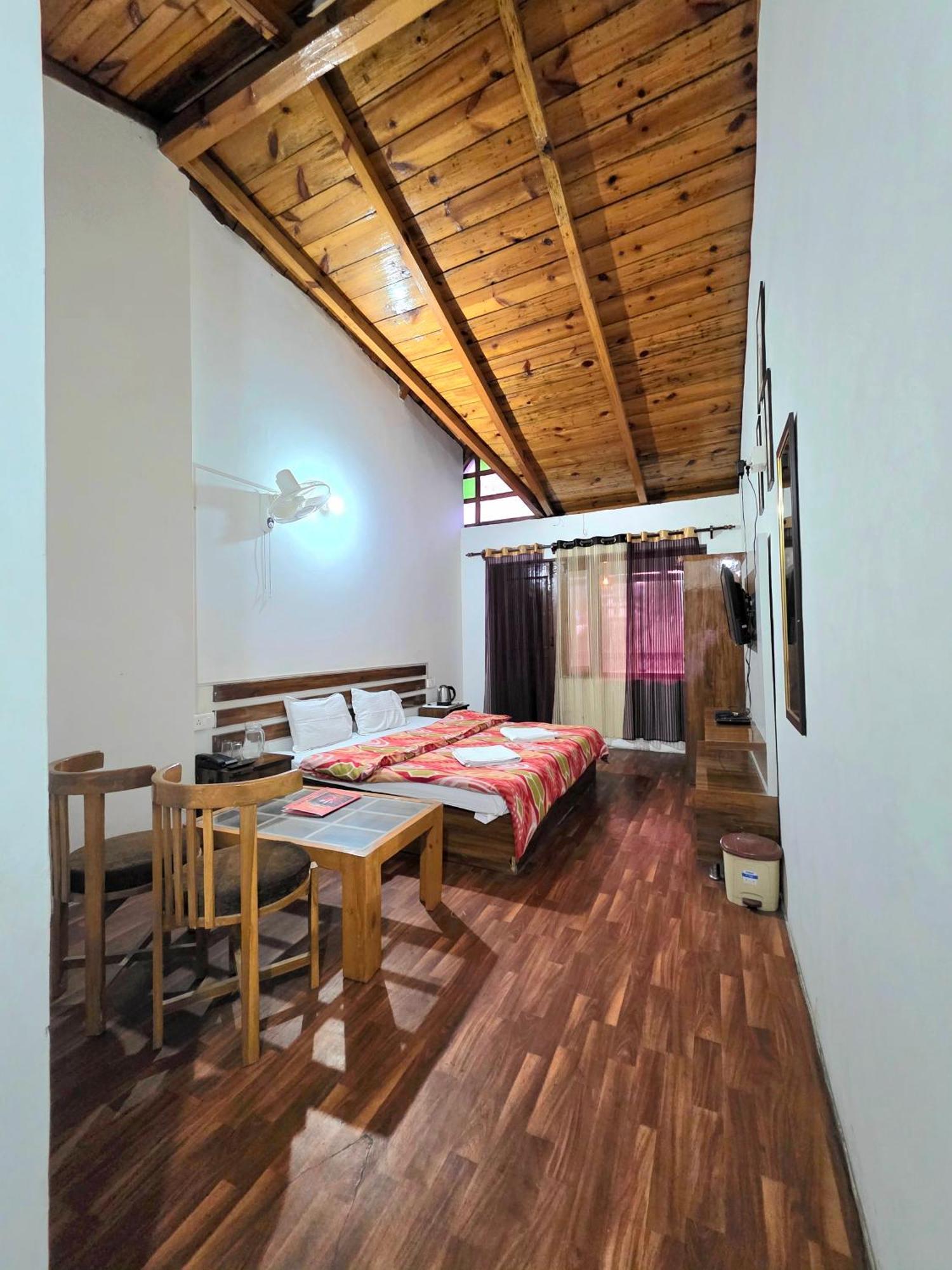 Sher E Punjab Hotel Бхимтал Экстерьер фото